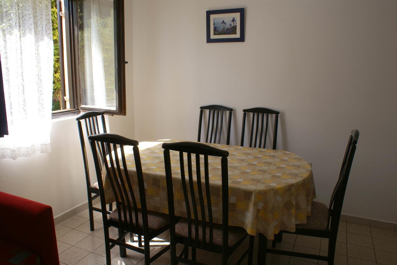 Apartment Ana M Krk Town Buitenkant foto